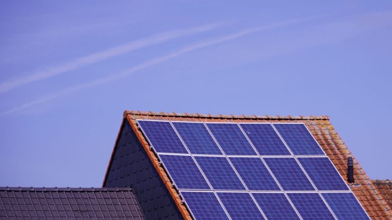 Climatisation solaire : décryptage et vrai bilan énergétique