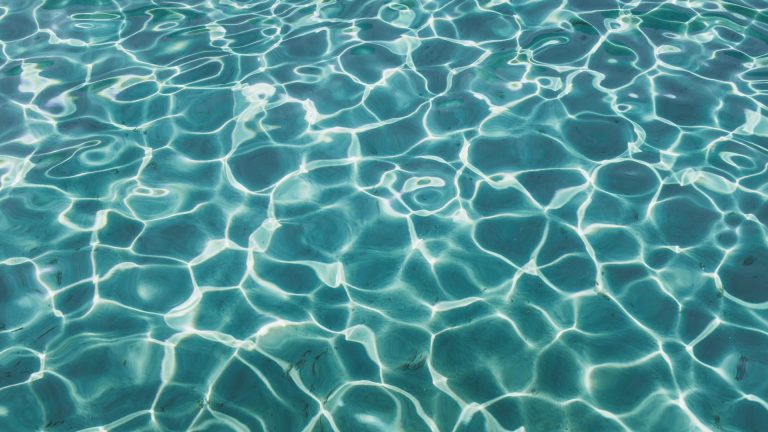 Consommation d’une pompe de piscine : calcul, coût réel et leviers